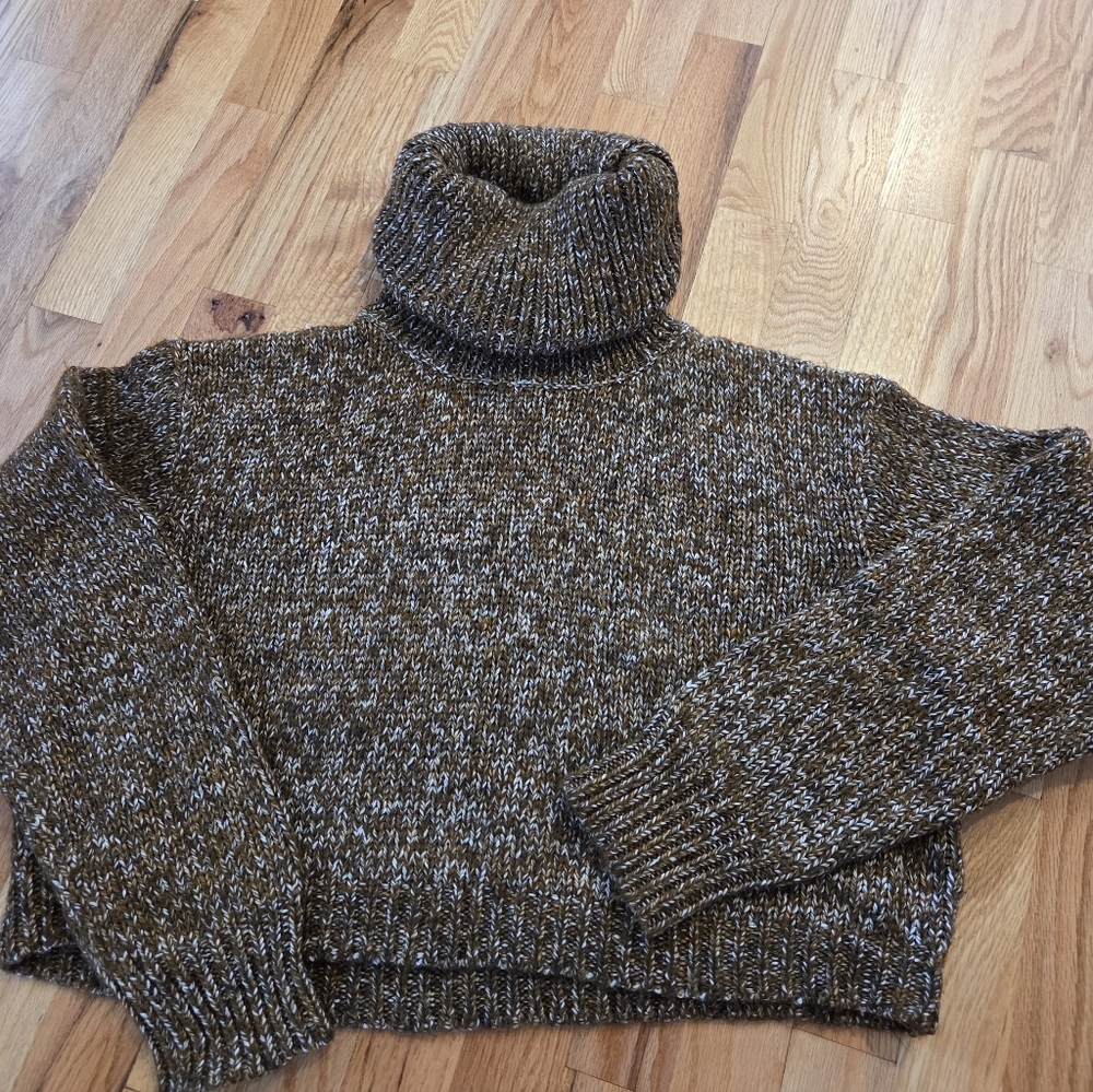 H&M Textured Brown Turtleneck Sweater